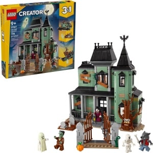 LEGO 31167 Creator Haunted Mansion box and set built as haunted house