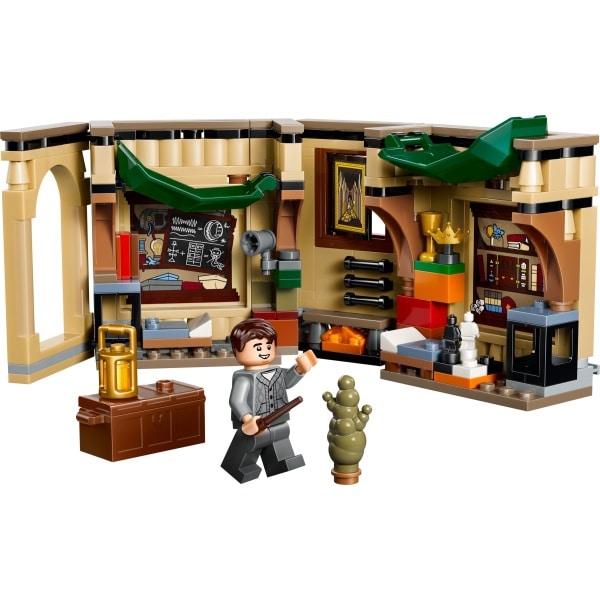 LEGO 40770 Harry Potter Hogwarts Castle Room of Requirement built set
